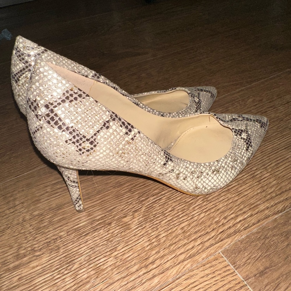 Jessica Simpson Cream and Black Heels with Exotic Texture - Picture 3 of 5